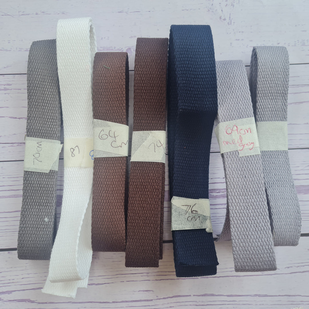 Bulk bag strapping/ webbing scraps: 6-7 x <1 m pieces, various colours